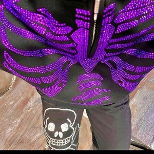 Meet your Posher, Mona